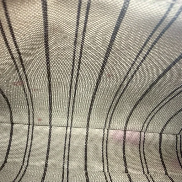 Louis Vuitton Easy Pouch on Strap in Turtle Dove - Picture 8 of 17